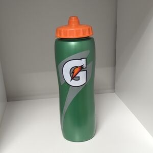 NEW - Gatorade Green Water Bottle with Orange Cap